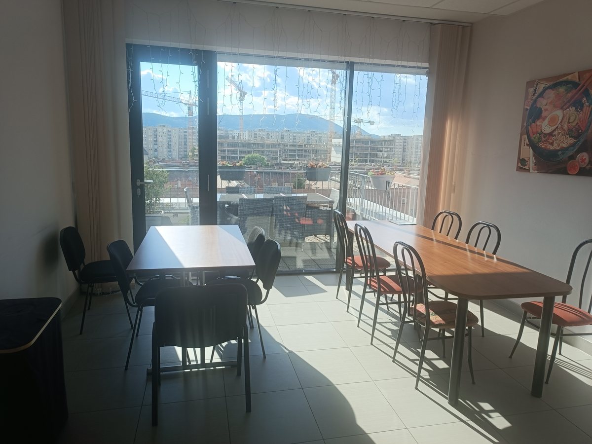 Canteen: the phone photo of the real office